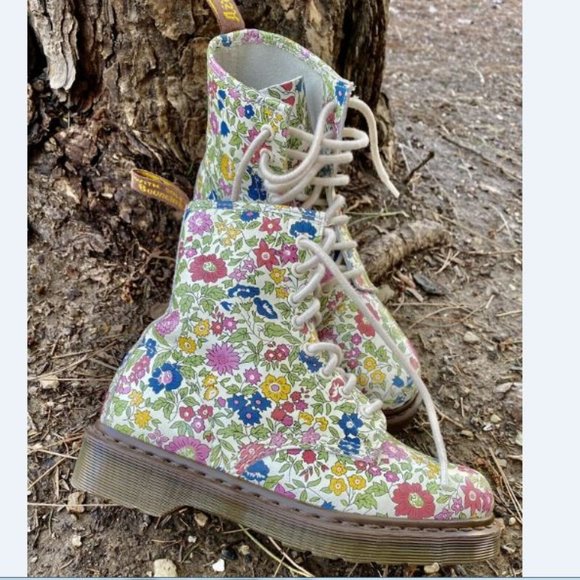 Dr. Martens Shoes - DR MARTENS EYE Liberty UK 5 US 7 FLOWER BOOTS